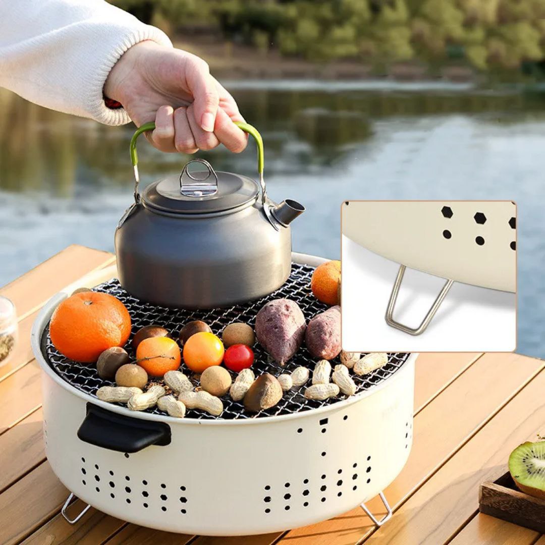 شواية فحم محمولة تجمع بين المتانة والعملية، مثالية للاستخدام المنزلي والتخييم. تصميمها الخفيف الوزن يسهل حملها في الرحلات،