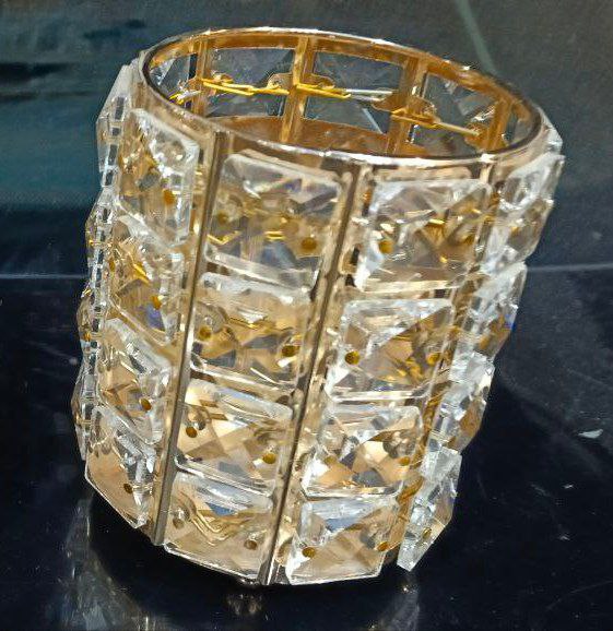 مقلمة ومنظم حامل فرش كريستال